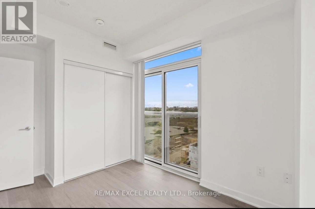 












820 - 60 HONEYCRISP CRESCENT

,
Vaughan (Vaughan Corporate Centre),




Ontario
L4K0N5

