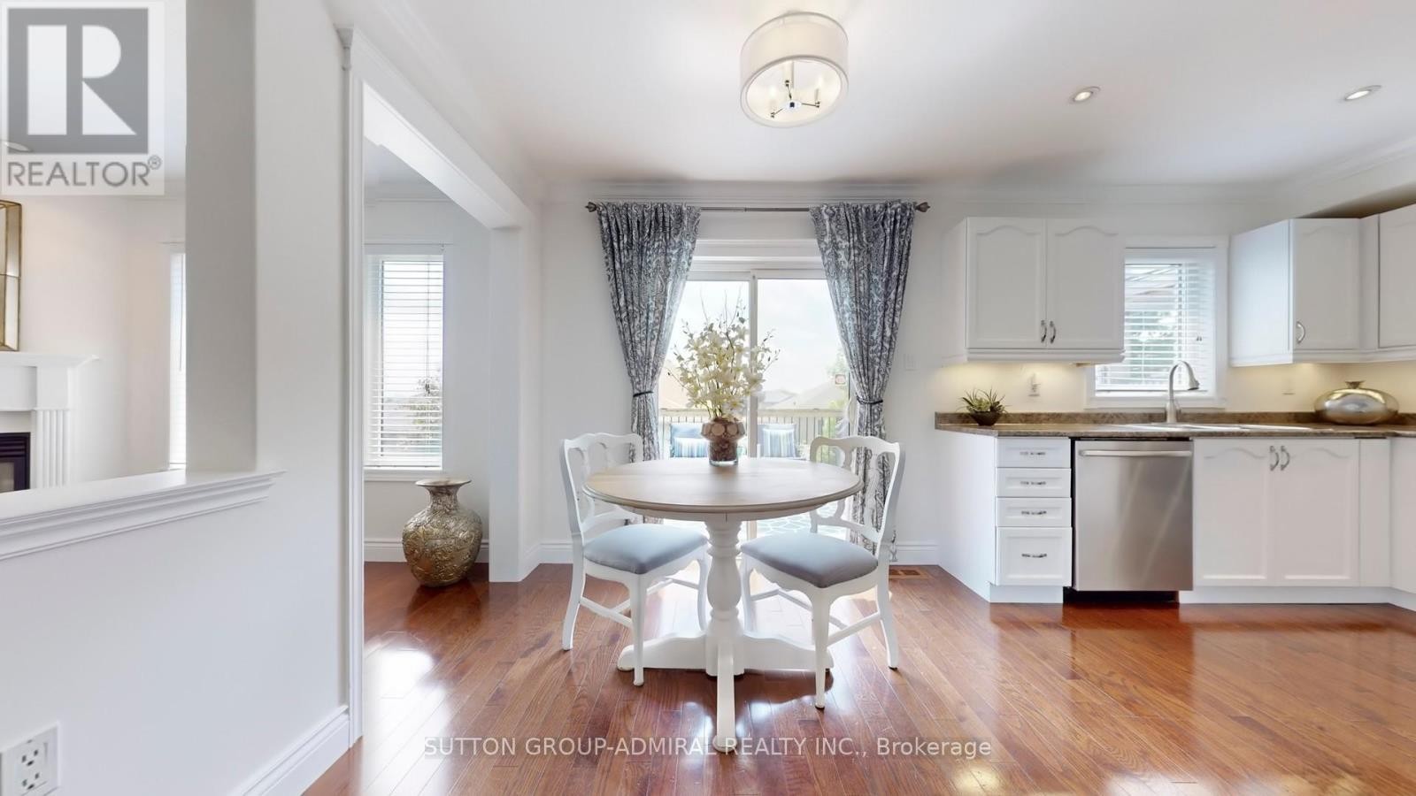 












35 WYMAN CRESCENT

,
Bradford West Gwillimbury (Bradford),




Ontario
L3Z3J5

