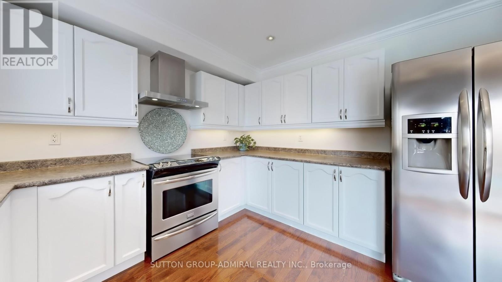 












35 WYMAN CRESCENT

,
Bradford West Gwillimbury (Bradford),




Ontario
L3Z3J5

