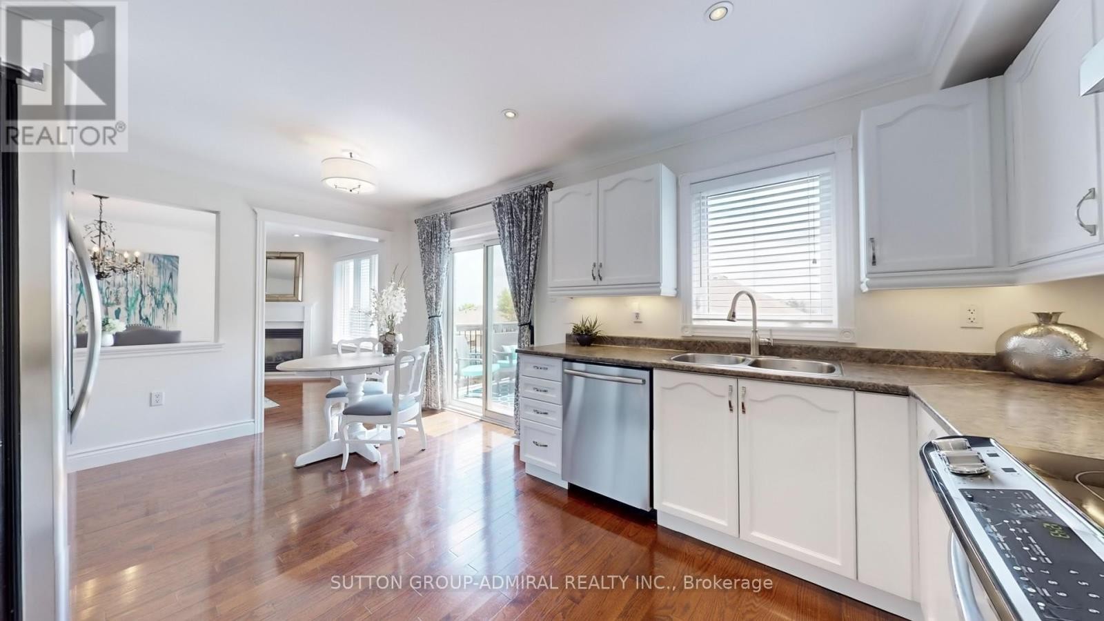 












35 WYMAN CRESCENT

,
Bradford West Gwillimbury (Bradford),




Ontario
L3Z3J5


