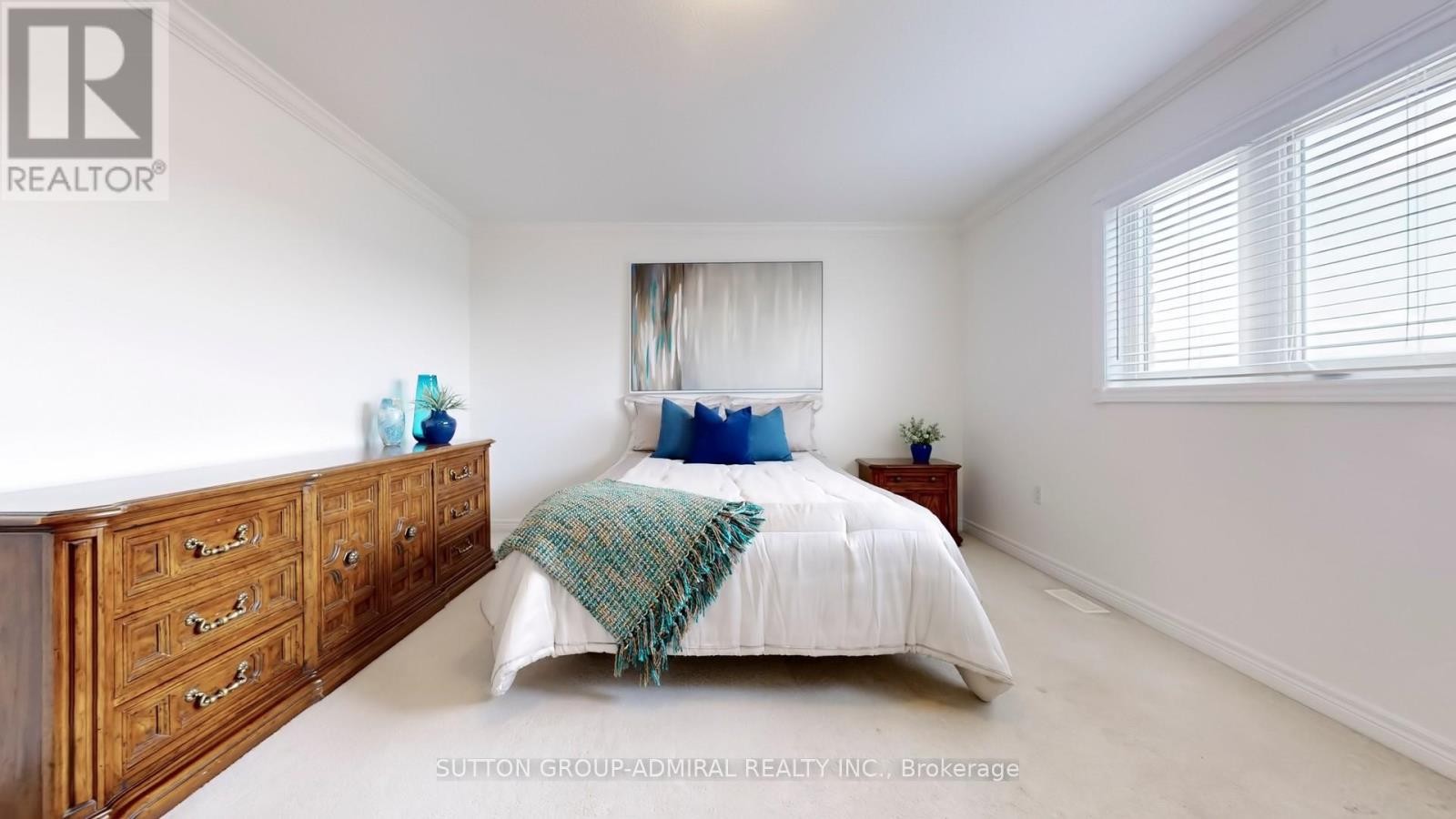 












35 WYMAN CRESCENT

,
Bradford West Gwillimbury (Bradford),




Ontario
L3Z3J5

