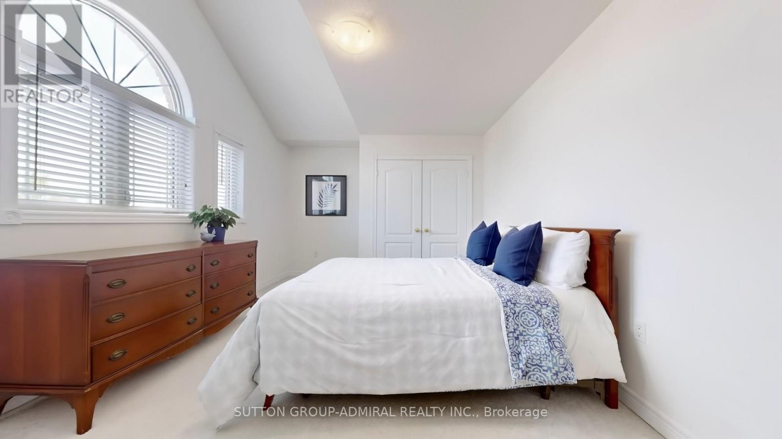 












35 WYMAN CRESCENT

,
Bradford West Gwillimbury (Bradford),




Ontario
L3Z3J5

