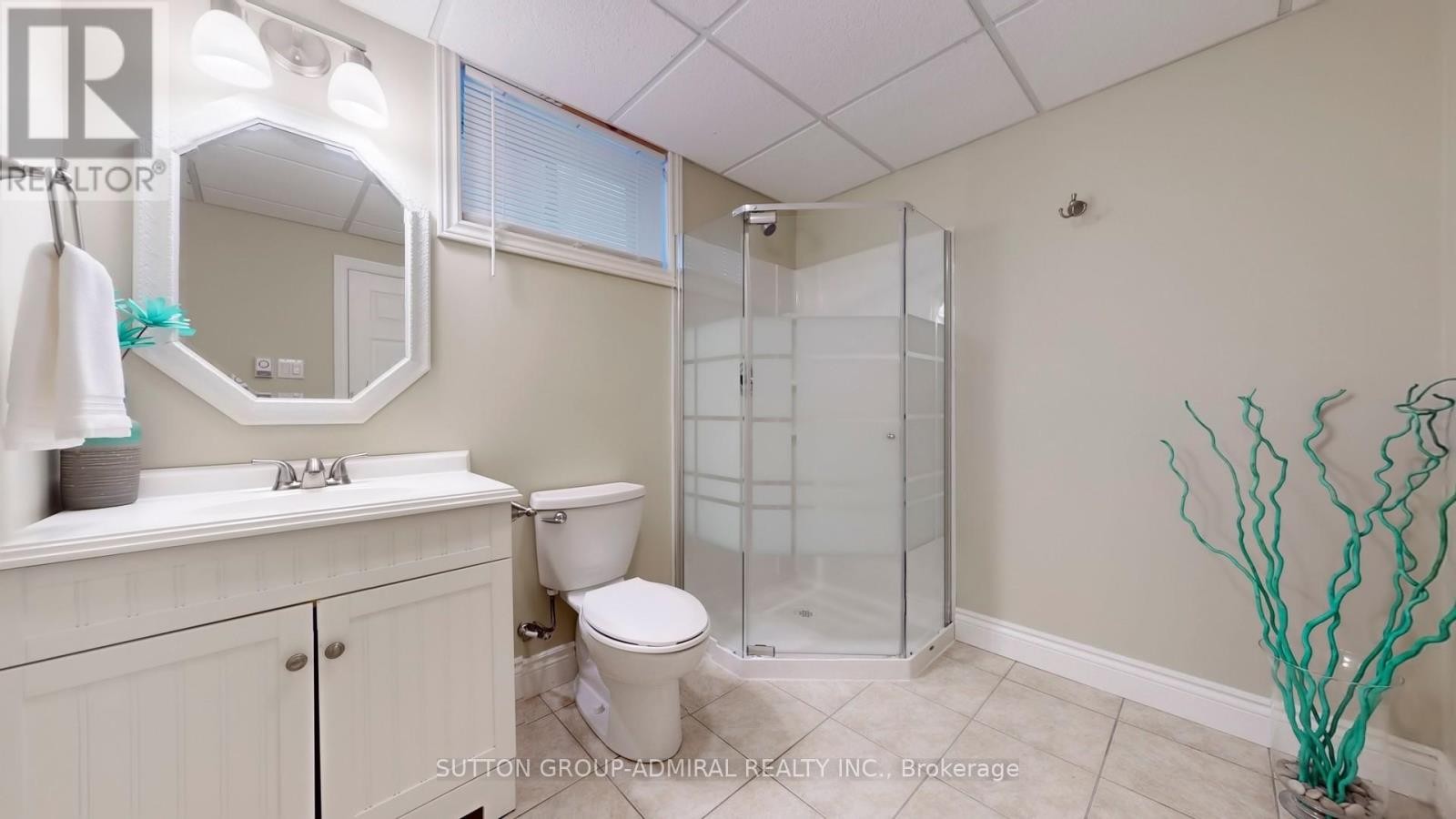












35 WYMAN CRESCENT

,
Bradford West Gwillimbury (Bradford),




Ontario
L3Z3J5

