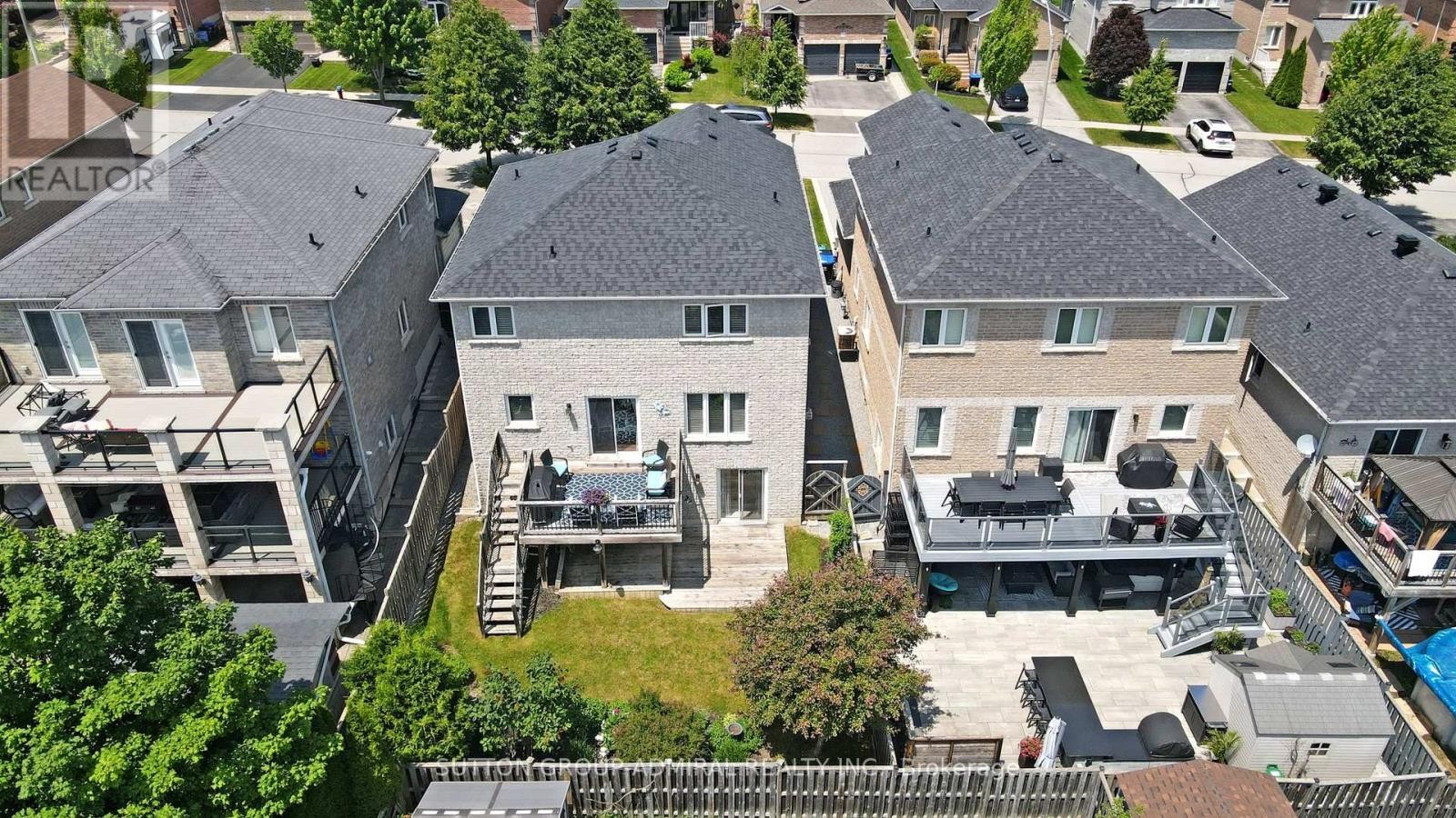 












35 WYMAN CRESCENT

,
Bradford West Gwillimbury (Bradford),




Ontario
L3Z3J5

