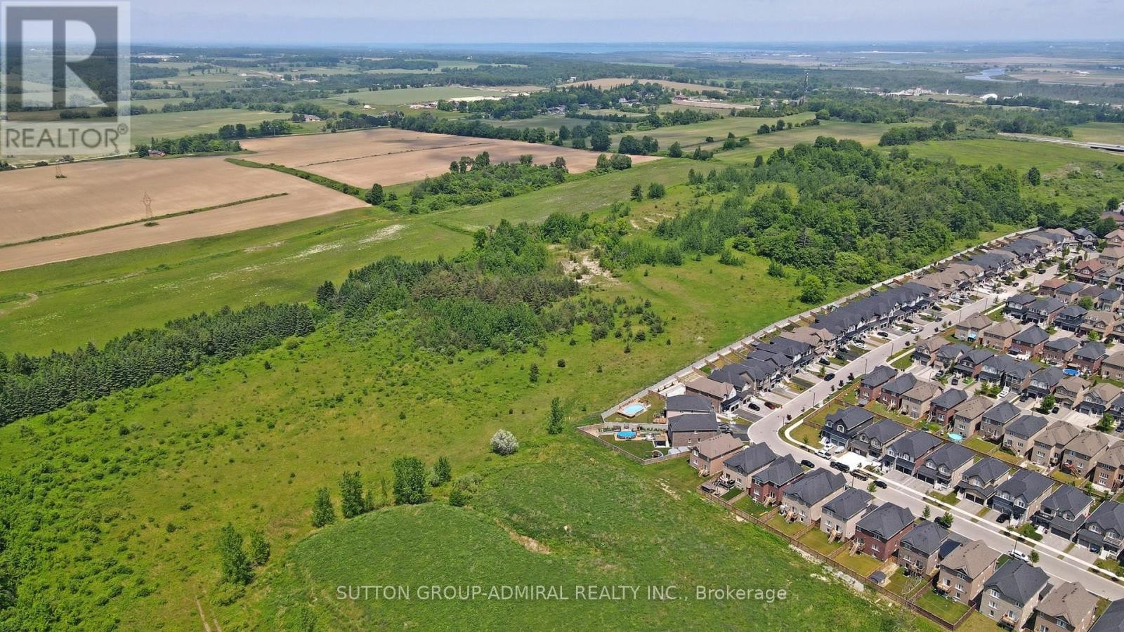 












35 WYMAN CRESCENT

,
Bradford West Gwillimbury (Bradford),




Ontario
L3Z3J5

