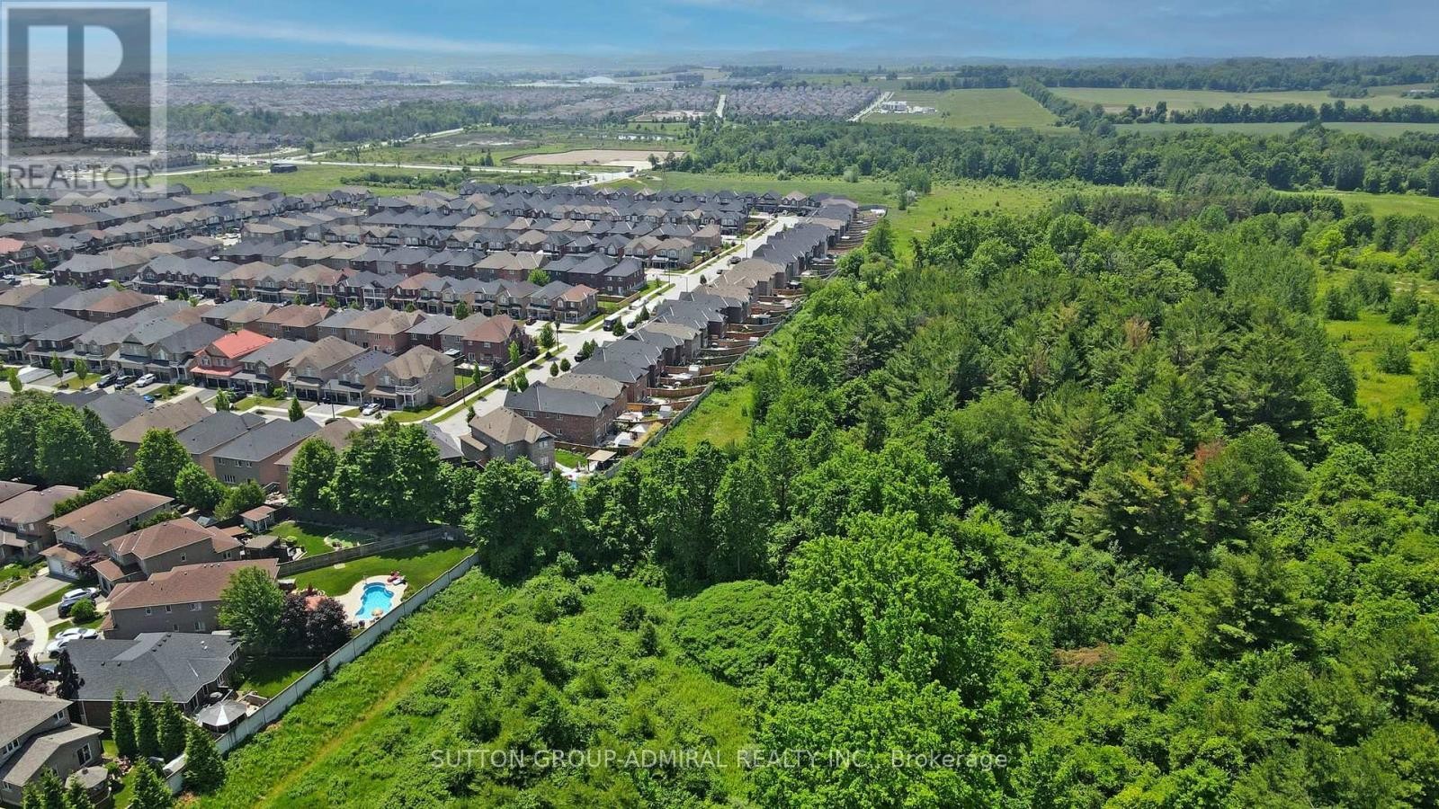 












35 WYMAN CRESCENT

,
Bradford West Gwillimbury (Bradford),




Ontario
L3Z3J5


