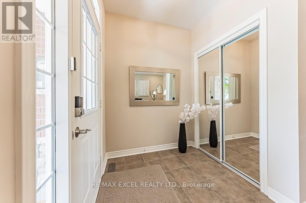 












161 HAZELTON AVENUE

,
Markham (Victoria Manor-Jennings Gate),




Ontario
L6C3H6

