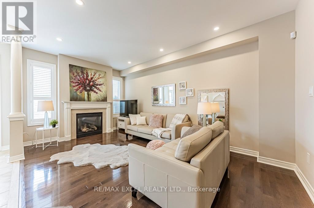












161 HAZELTON AVENUE

,
Markham (Victoria Manor-Jennings Gate),




Ontario
L6C3H6

