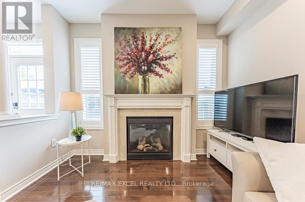 












161 HAZELTON AVENUE

,
Markham (Victoria Manor-Jennings Gate),




Ontario
L6C3H6

