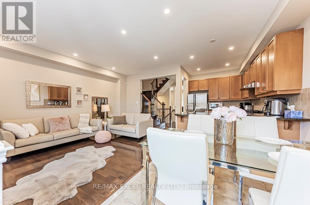 












161 HAZELTON AVENUE

,
Markham (Victoria Manor-Jennings Gate),




Ontario
L6C3H6

