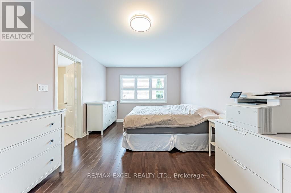 












161 HAZELTON AVENUE

,
Markham (Victoria Manor-Jennings Gate),




Ontario
L6C3H6

