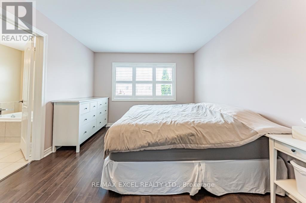 












161 HAZELTON AVENUE

,
Markham (Victoria Manor-Jennings Gate),




Ontario
L6C3H6

