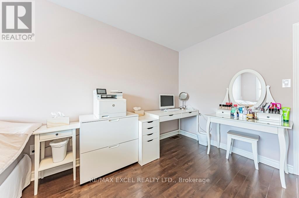 












161 HAZELTON AVENUE

,
Markham (Victoria Manor-Jennings Gate),




Ontario
L6C3H6

