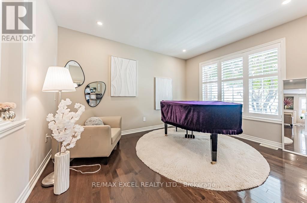 












161 HAZELTON AVENUE

,
Markham (Victoria Manor-Jennings Gate),




Ontario
L6C3H6

