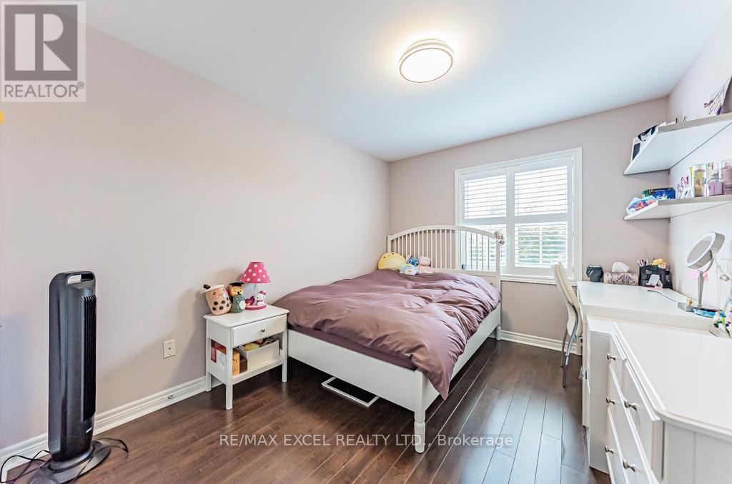 












161 HAZELTON AVENUE

,
Markham (Victoria Manor-Jennings Gate),




Ontario
L6C3H6

