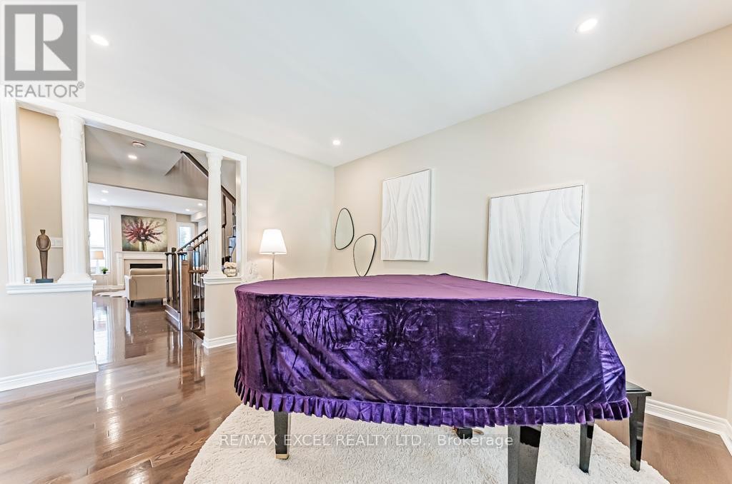 












161 HAZELTON AVENUE

,
Markham (Victoria Manor-Jennings Gate),




Ontario
L6C3H6

