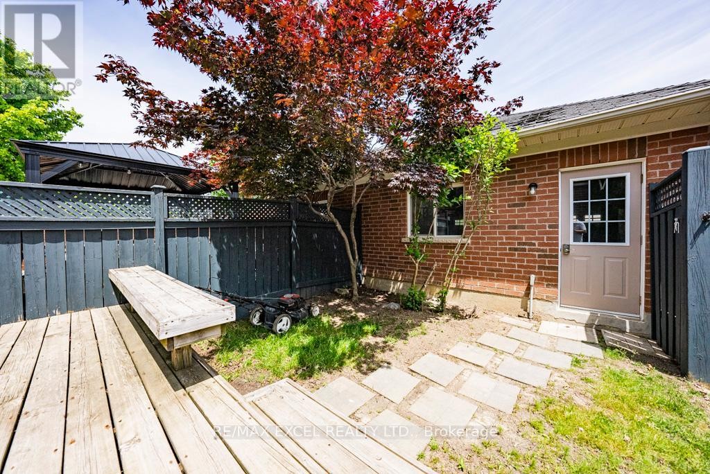 












161 HAZELTON AVENUE

,
Markham (Victoria Manor-Jennings Gate),




Ontario
L6C3H6

