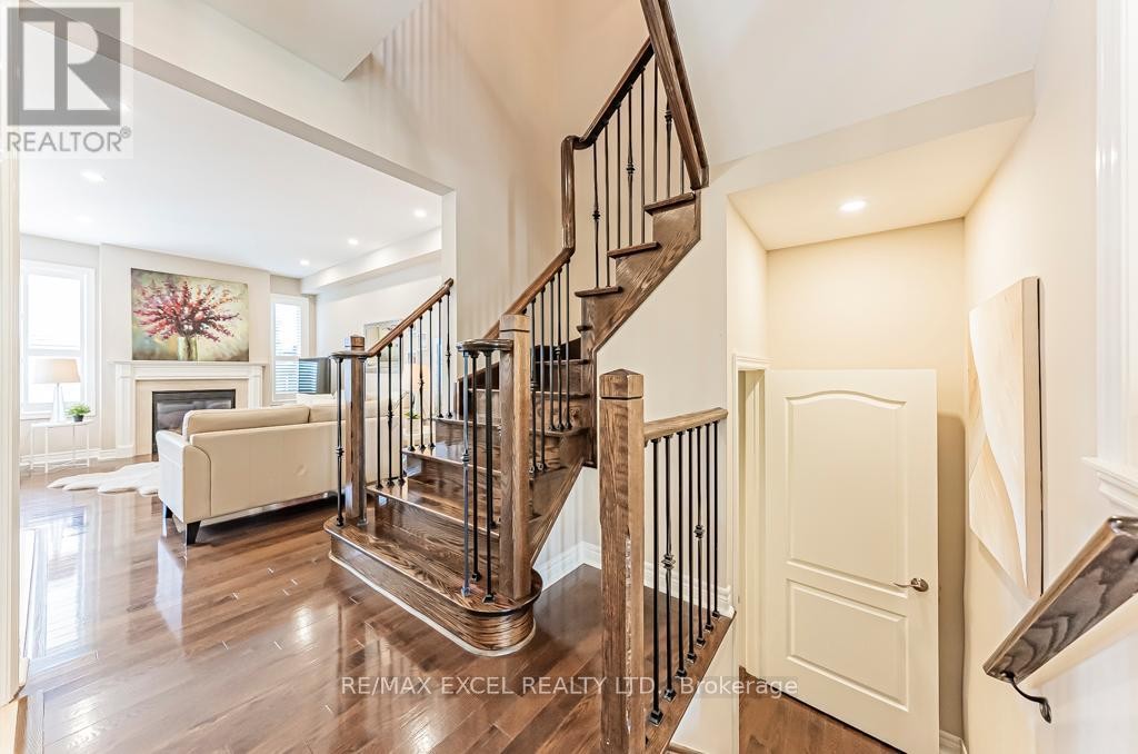 












161 HAZELTON AVENUE

,
Markham (Victoria Manor-Jennings Gate),




Ontario
L6C3H6

