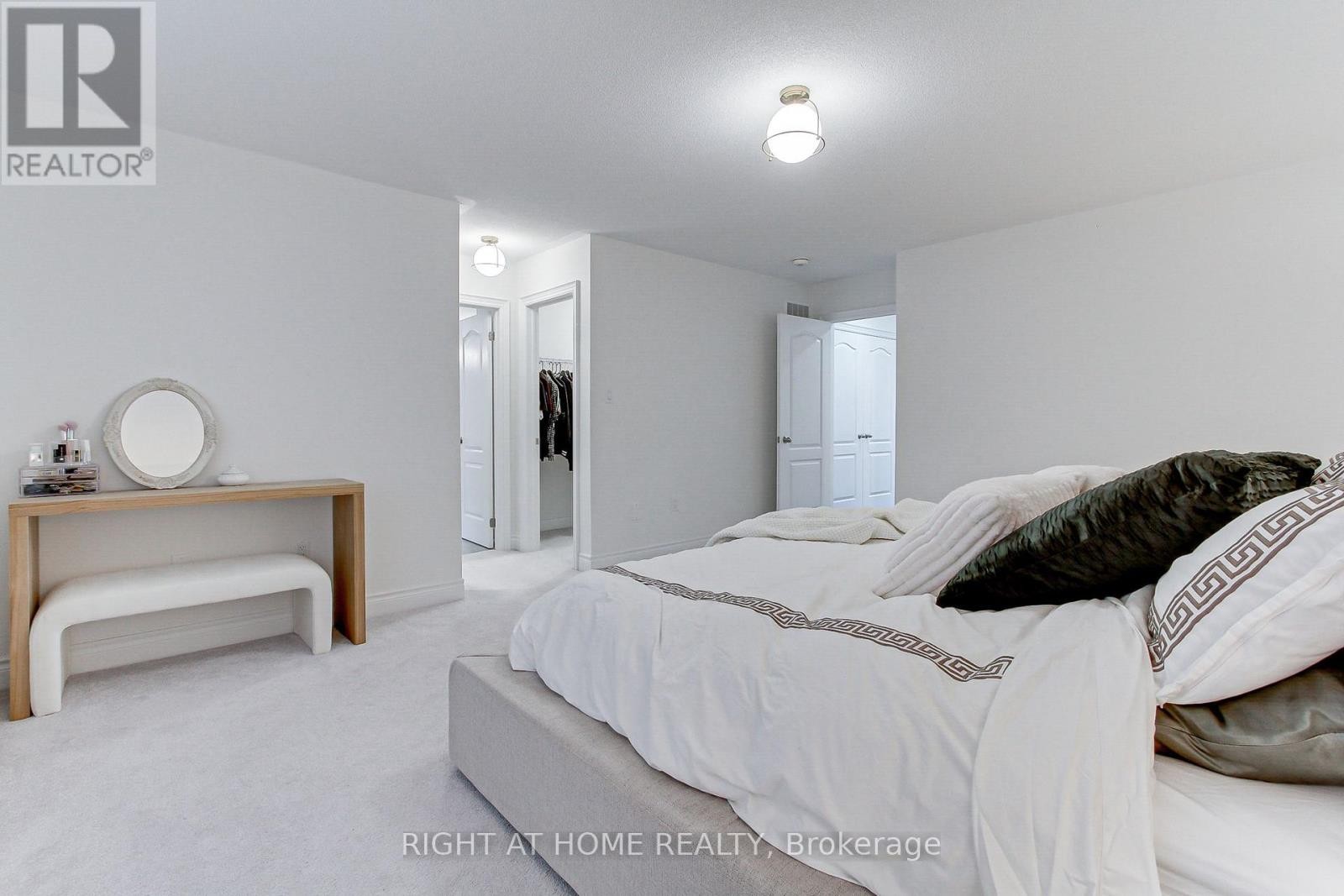 












29 PEAR BLOSSOM WAY

,
East Gwillimbury (Holland Landing),




Ontario
L9N0T3


