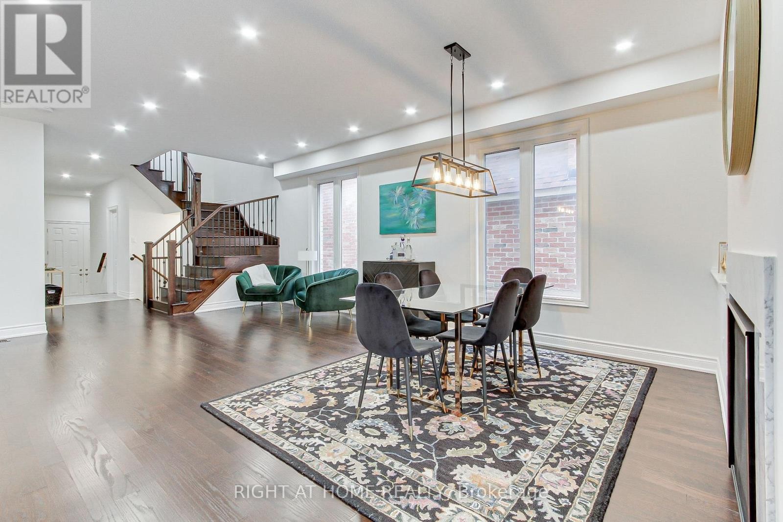 












29 PEAR BLOSSOM WAY

,
East Gwillimbury (Holland Landing),




Ontario
L9N0T3

