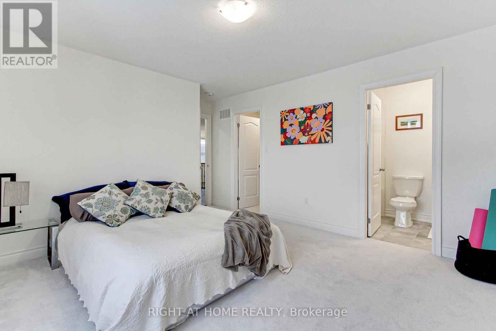 












29 PEAR BLOSSOM WAY

,
East Gwillimbury (Holland Landing),




Ontario
L9N0T3

