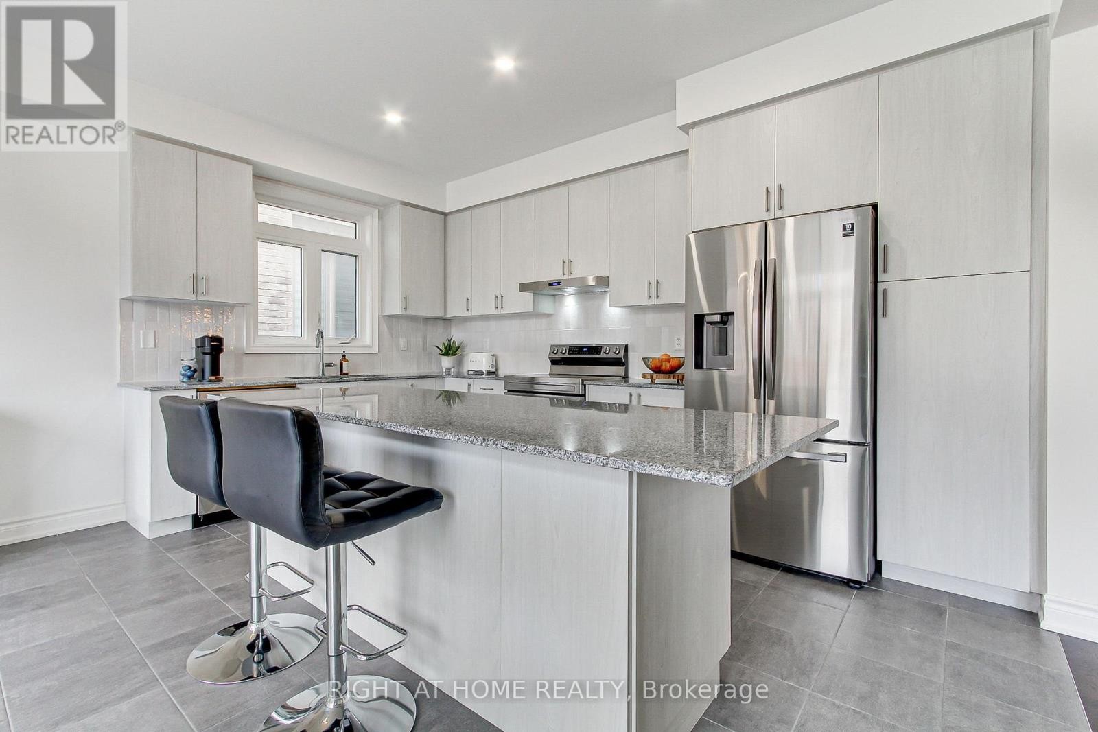 












29 PEAR BLOSSOM WAY

,
East Gwillimbury (Holland Landing),




Ontario
L9N0T3

