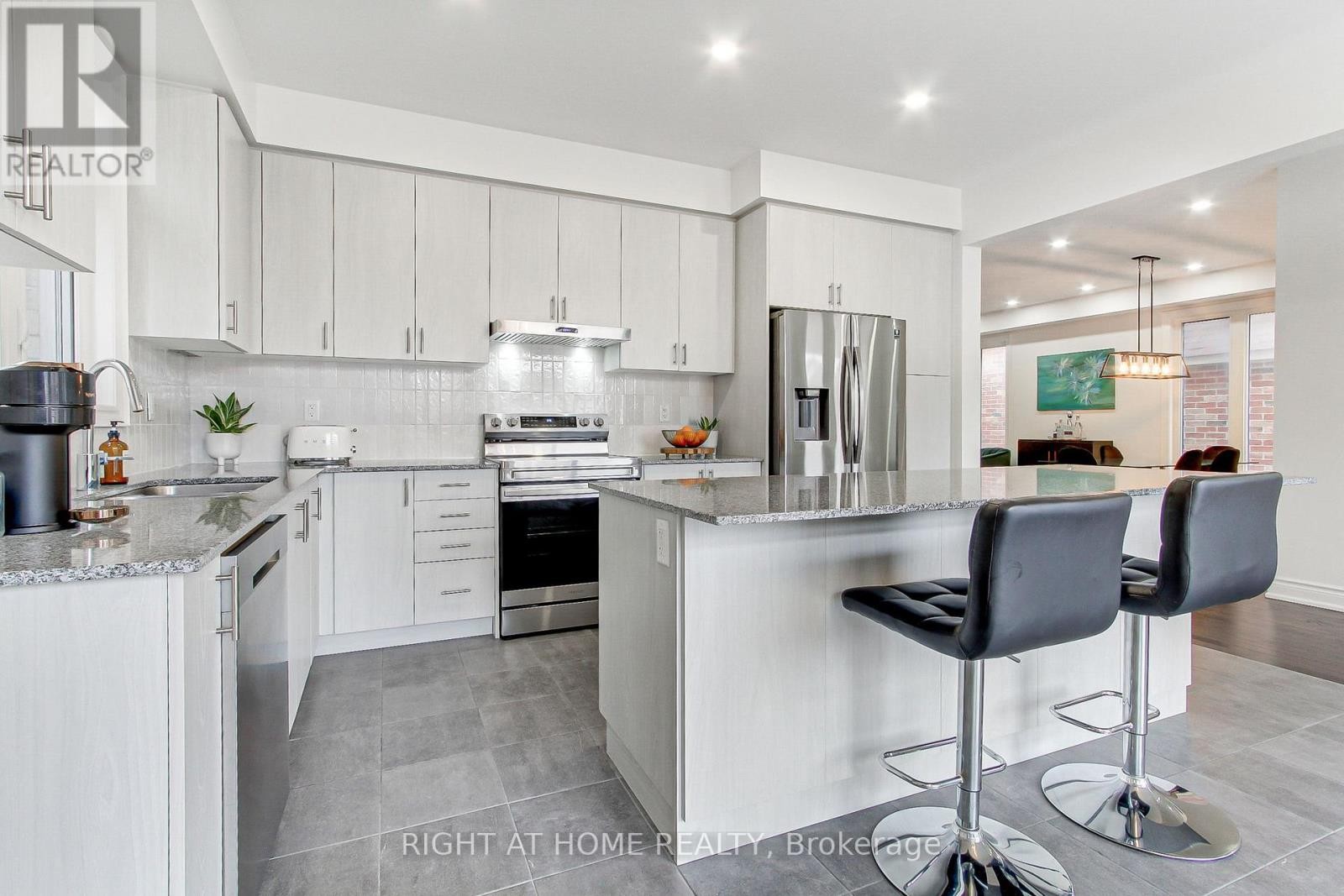 












29 PEAR BLOSSOM WAY

,
East Gwillimbury (Holland Landing),




Ontario
L9N0T3

