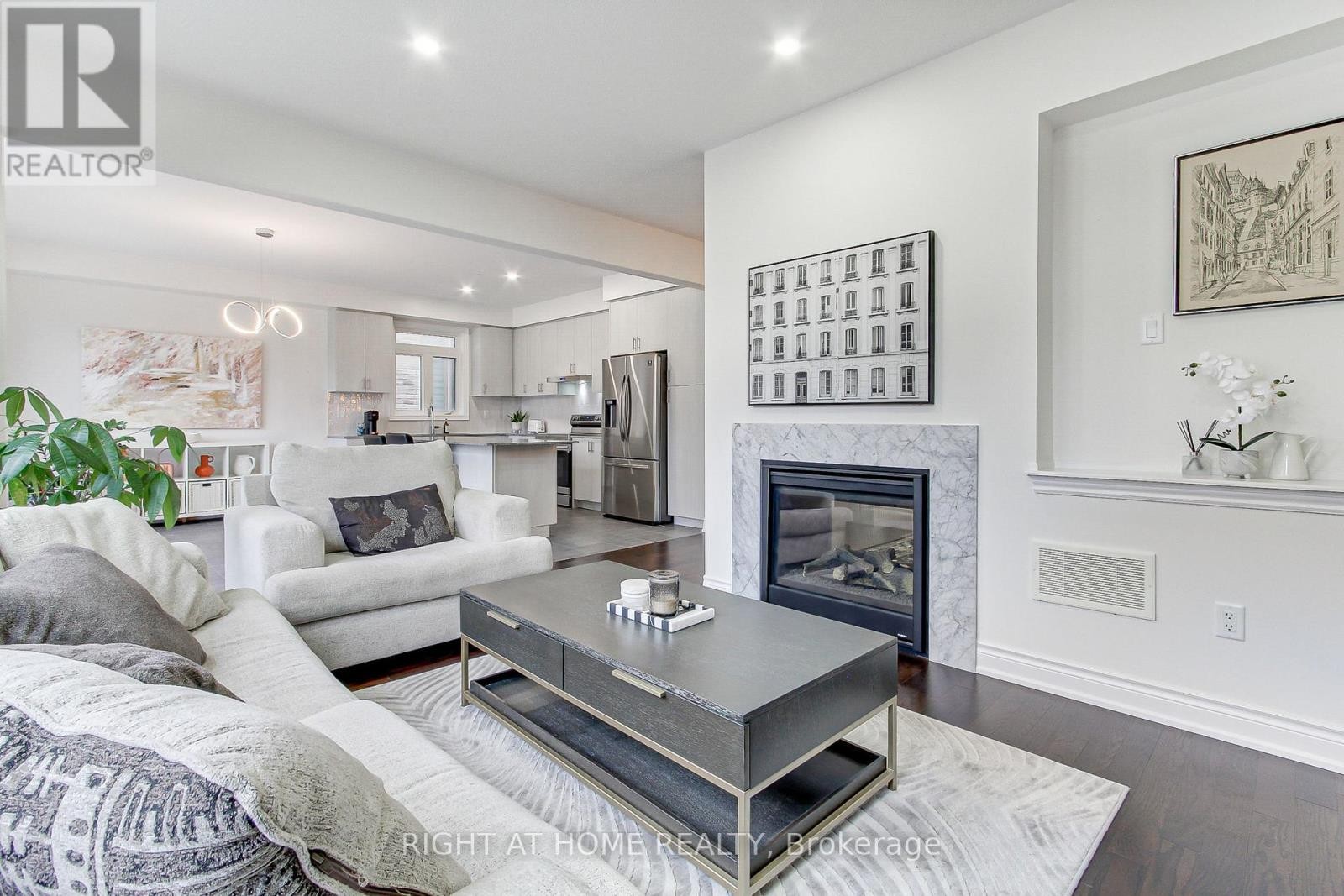 












29 PEAR BLOSSOM WAY

,
East Gwillimbury (Holland Landing),




Ontario
L9N0T3

