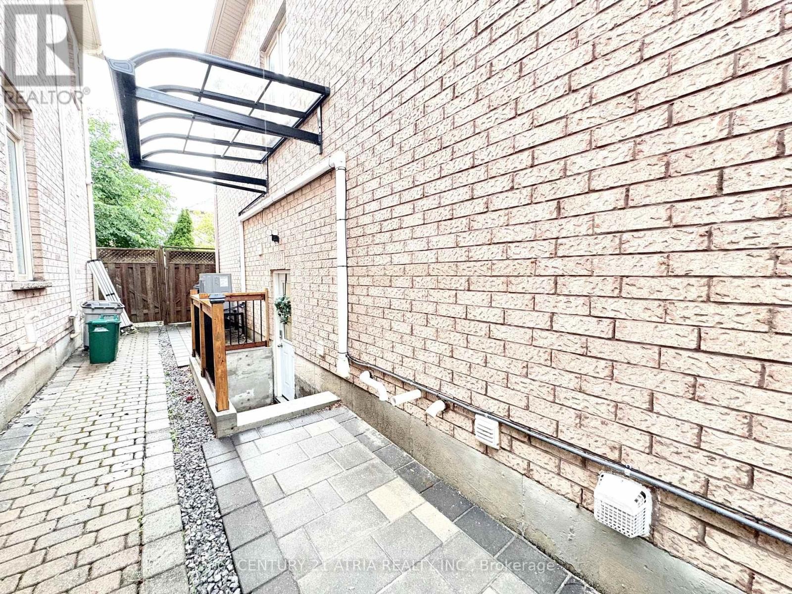 












BSMT - 335 SHIRLEY DRIVE

,
Richmond Hill (Rouge Woods),




Ontario
L4S2N6

