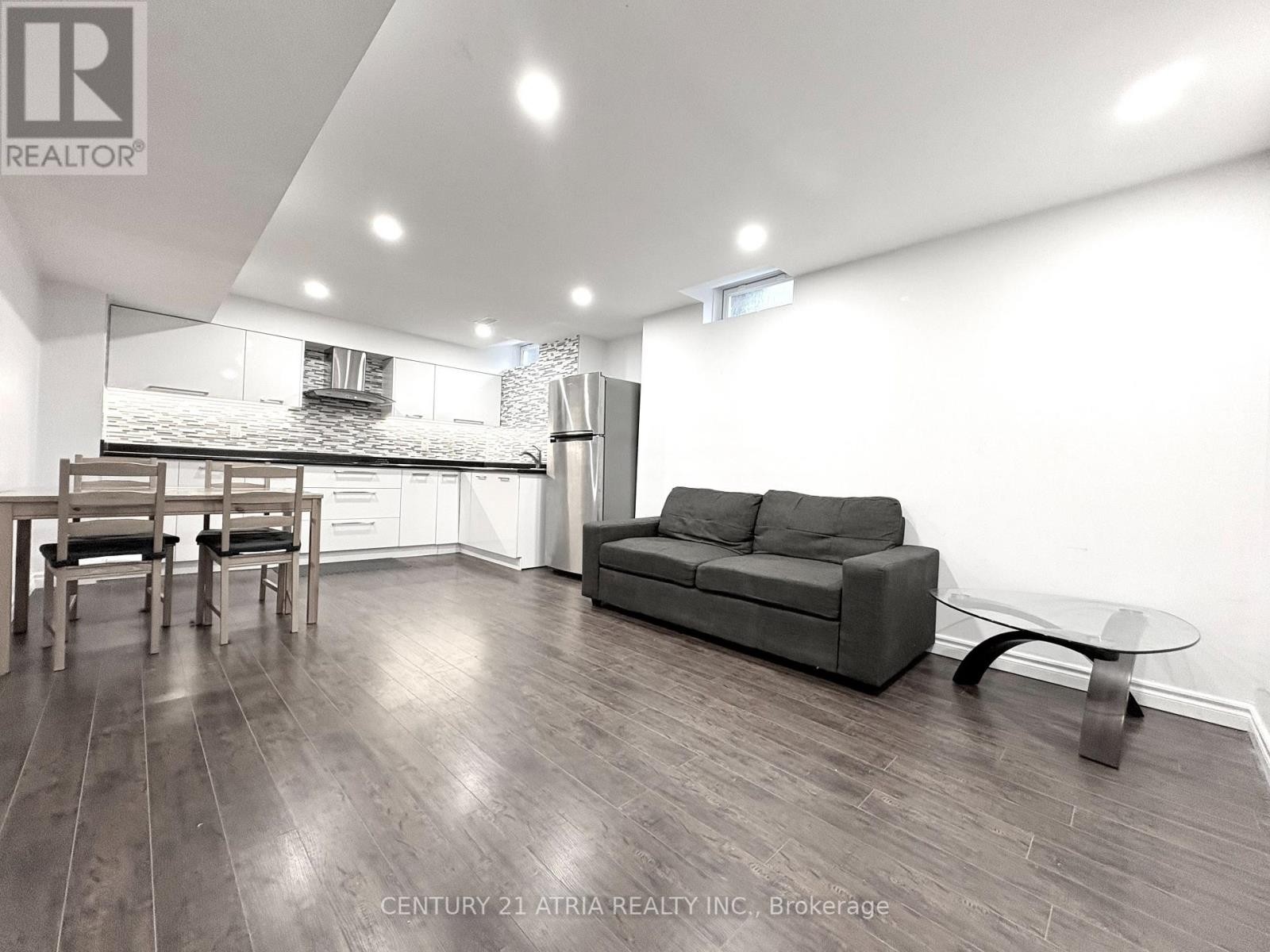 












BSMT - 335 SHIRLEY DRIVE

,
Richmond Hill (Rouge Woods),




Ontario
L4S2N6

