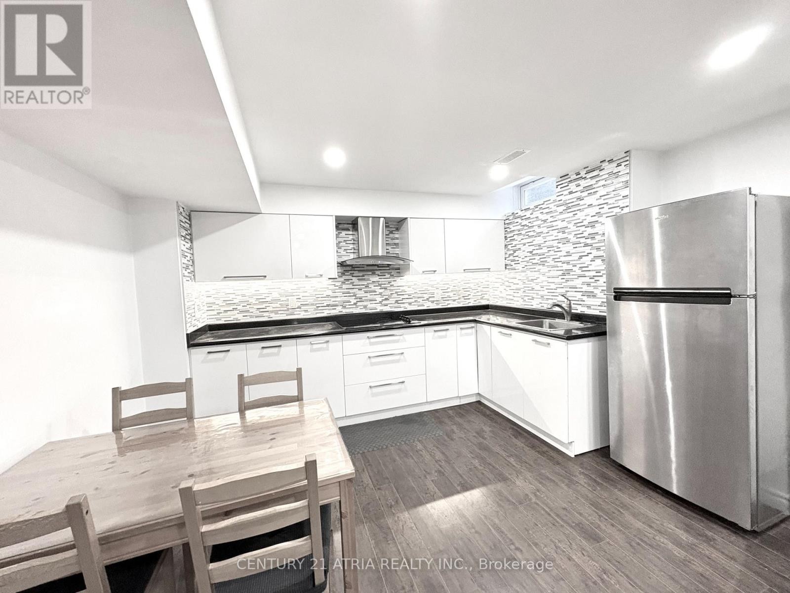 












BSMT - 335 SHIRLEY DRIVE

,
Richmond Hill (Rouge Woods),




Ontario
L4S2N6

