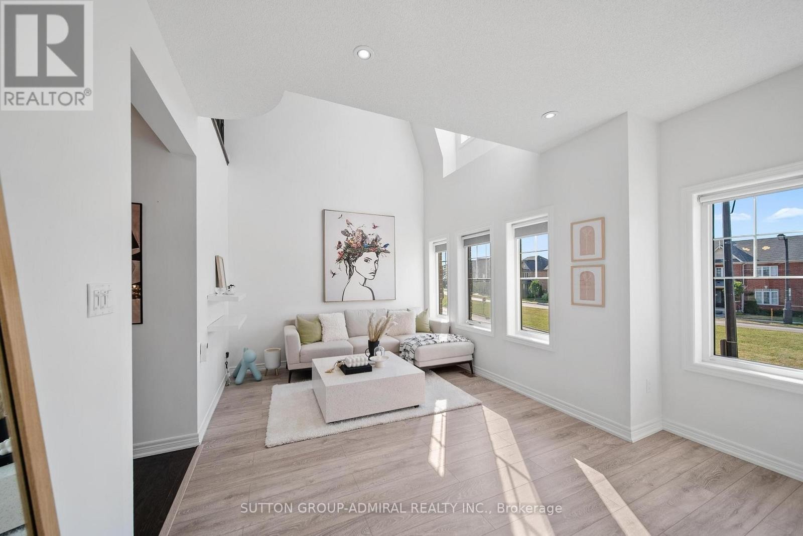 












49 EAST'S CORNERS BOULEVARD

,
Vaughan (Kleinburg),




Ontario
L4H3Z7

