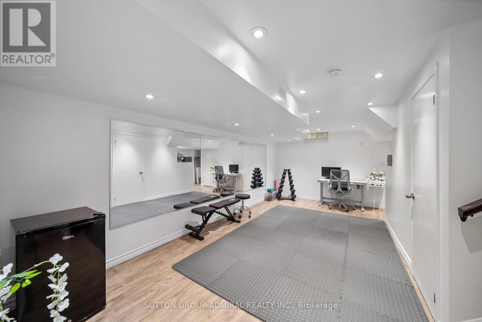 












49 EAST'S CORNERS BOULEVARD

,
Vaughan (Kleinburg),




Ontario
L4H3Z7

