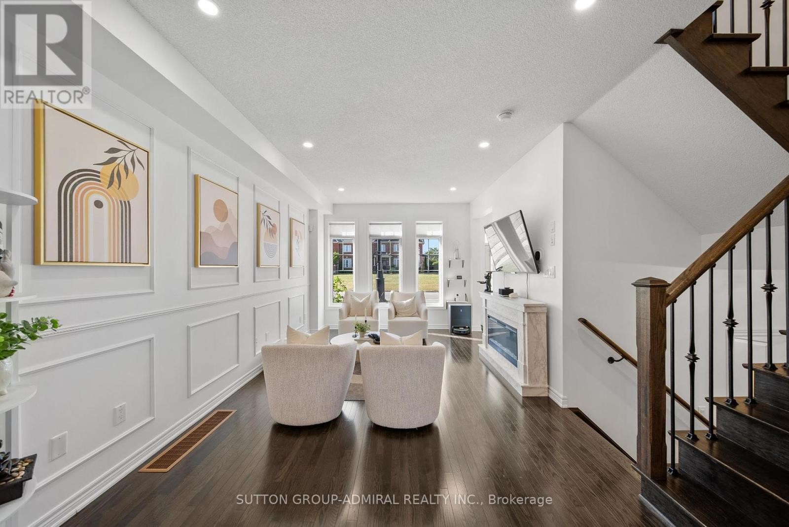 












49 EAST'S CORNERS BOULEVARD

,
Vaughan (Kleinburg),




Ontario
L4H3Z7

