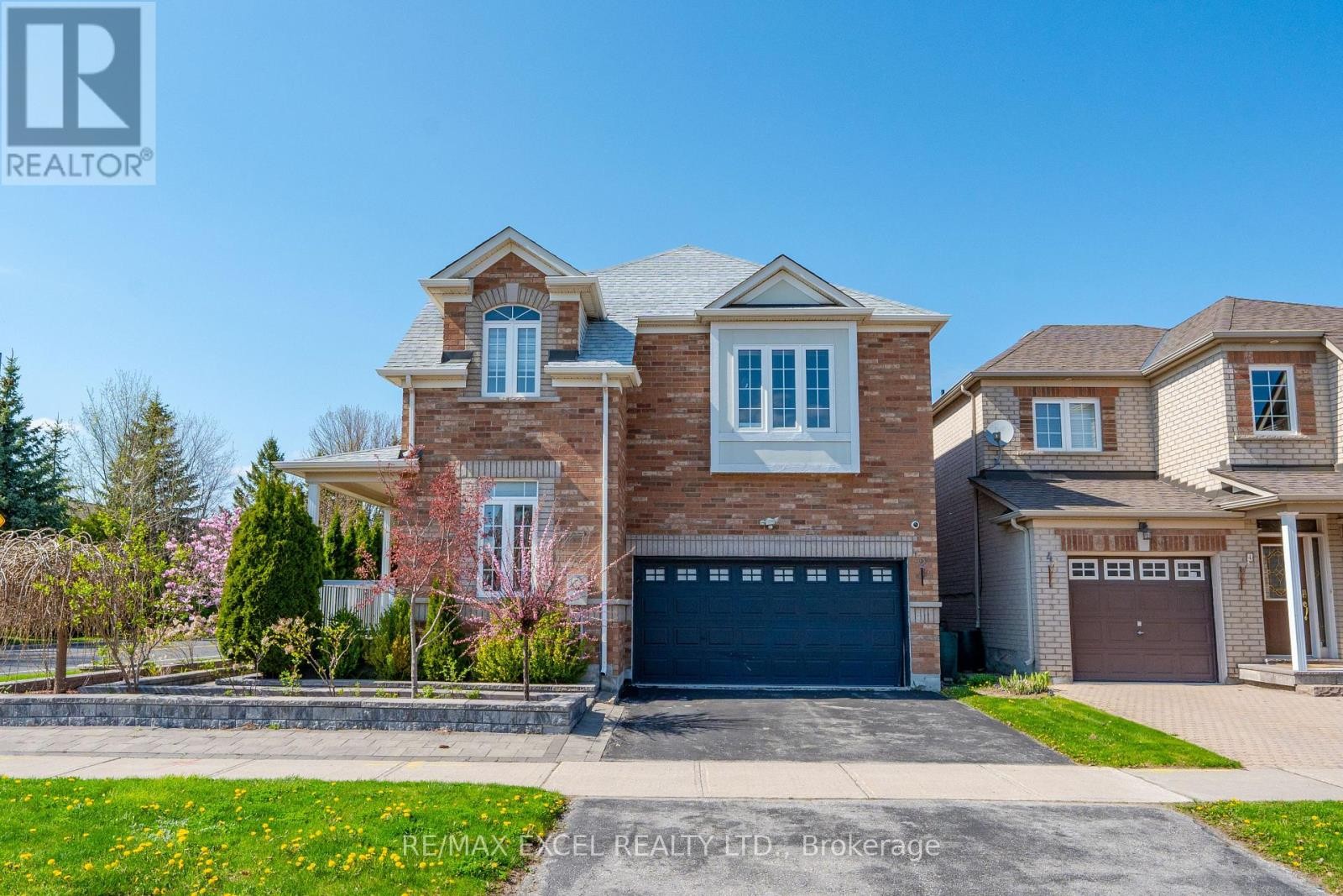 












2 GREENGAGE STREET

,
Markham (Greensborough),




Ontario
L6E1X9

