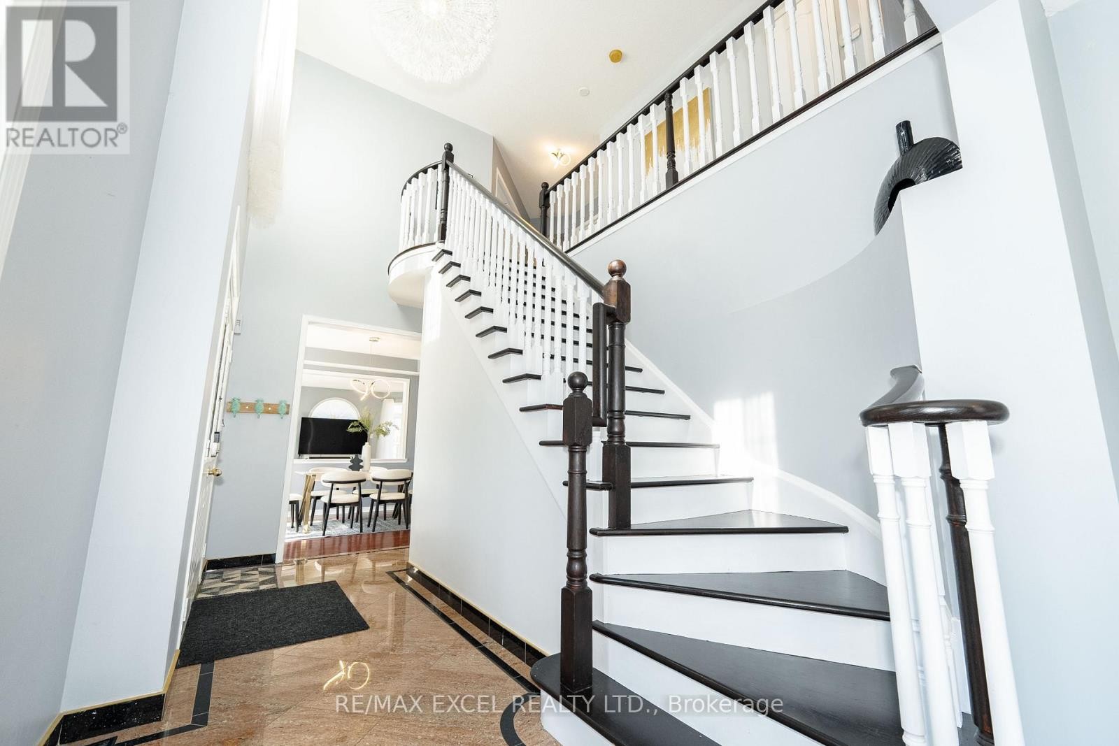 












2 GREENGAGE STREET

,
Markham (Greensborough),




Ontario
L6E1X9

