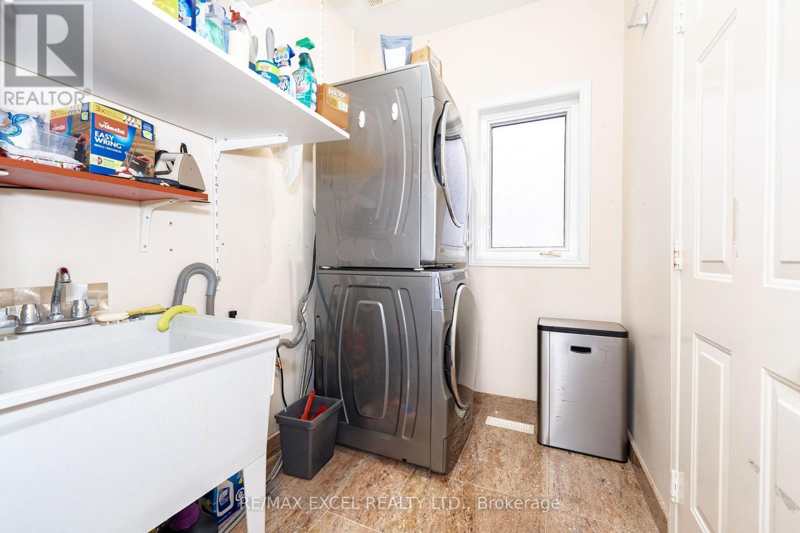 












2 GREENGAGE STREET

,
Markham (Greensborough),




Ontario
L6E1X9

