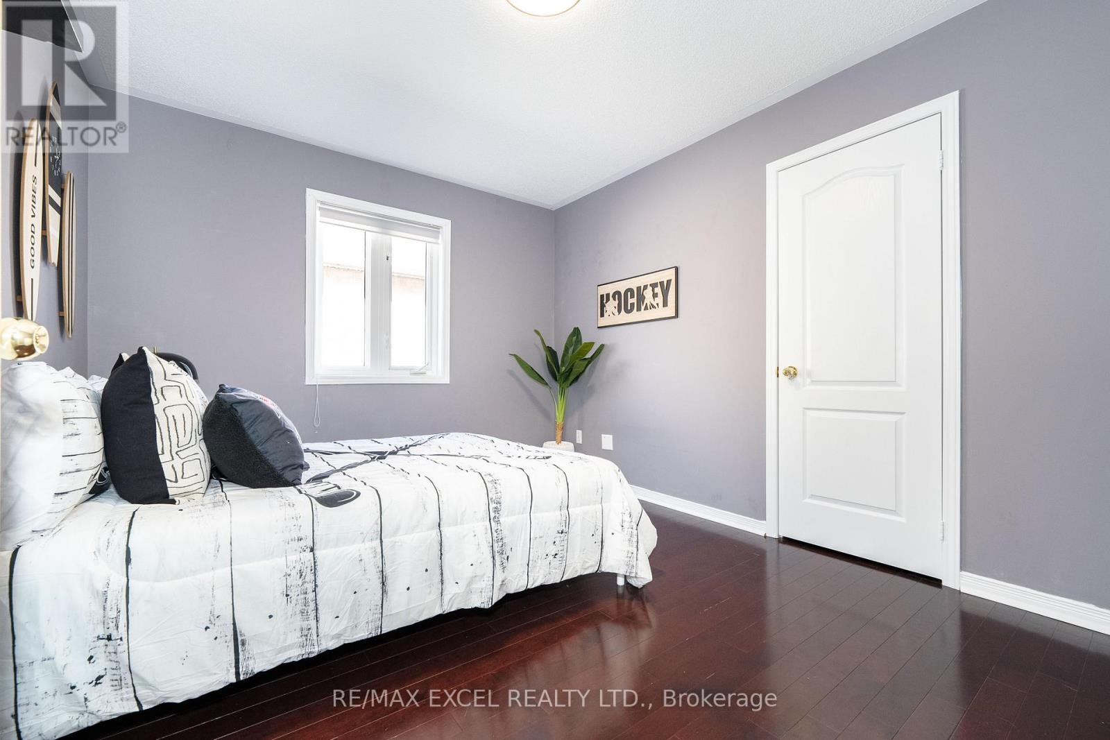 












2 GREENGAGE STREET

,
Markham (Greensborough),




Ontario
L6E1X9

