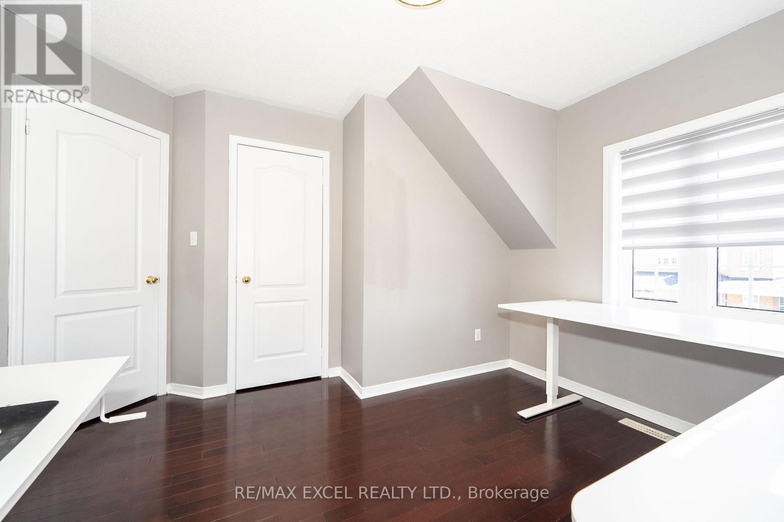 












2 GREENGAGE STREET

,
Markham (Greensborough),




Ontario
L6E1X9

