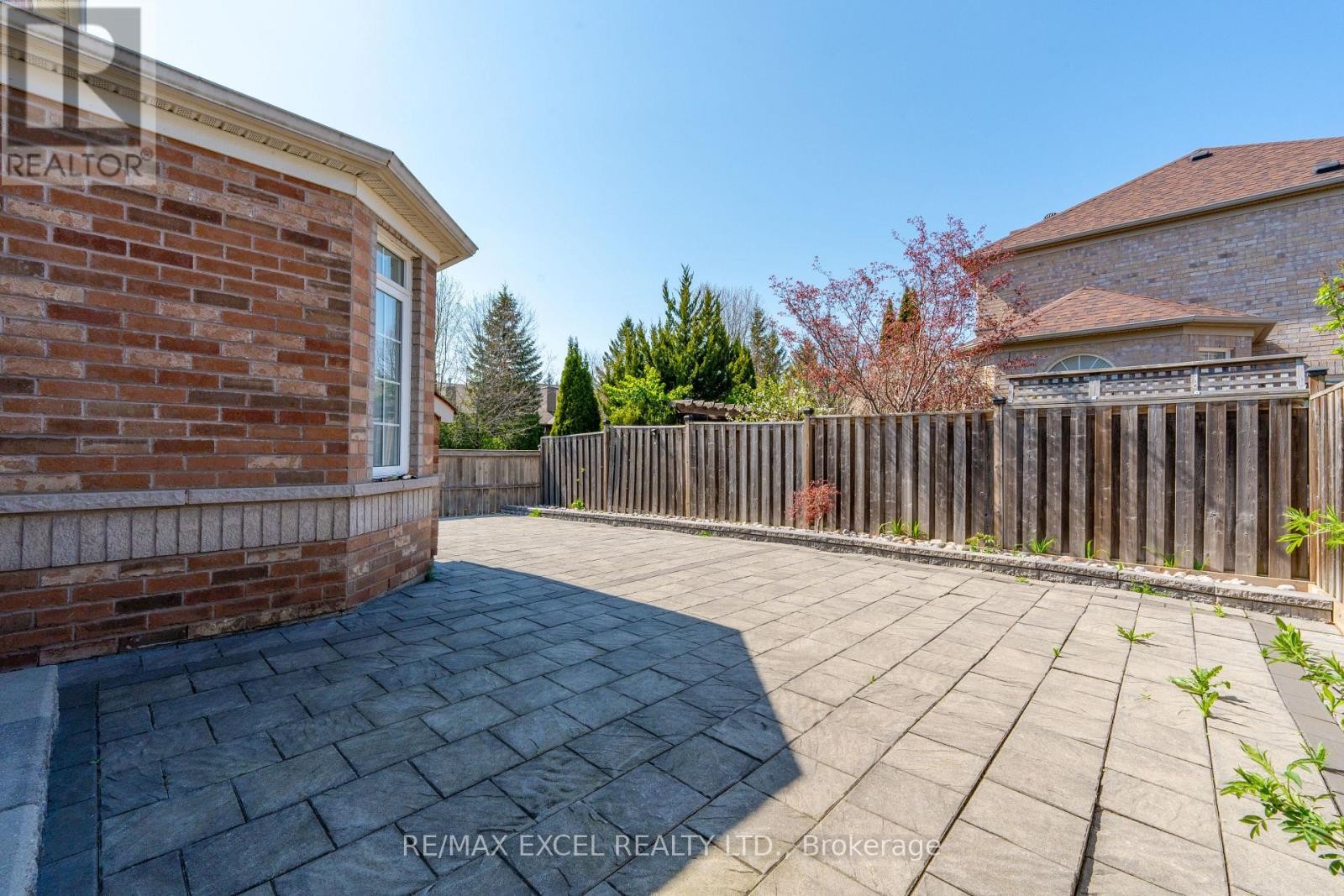 












2 GREENGAGE STREET

,
Markham (Greensborough),




Ontario
L6E1X9

