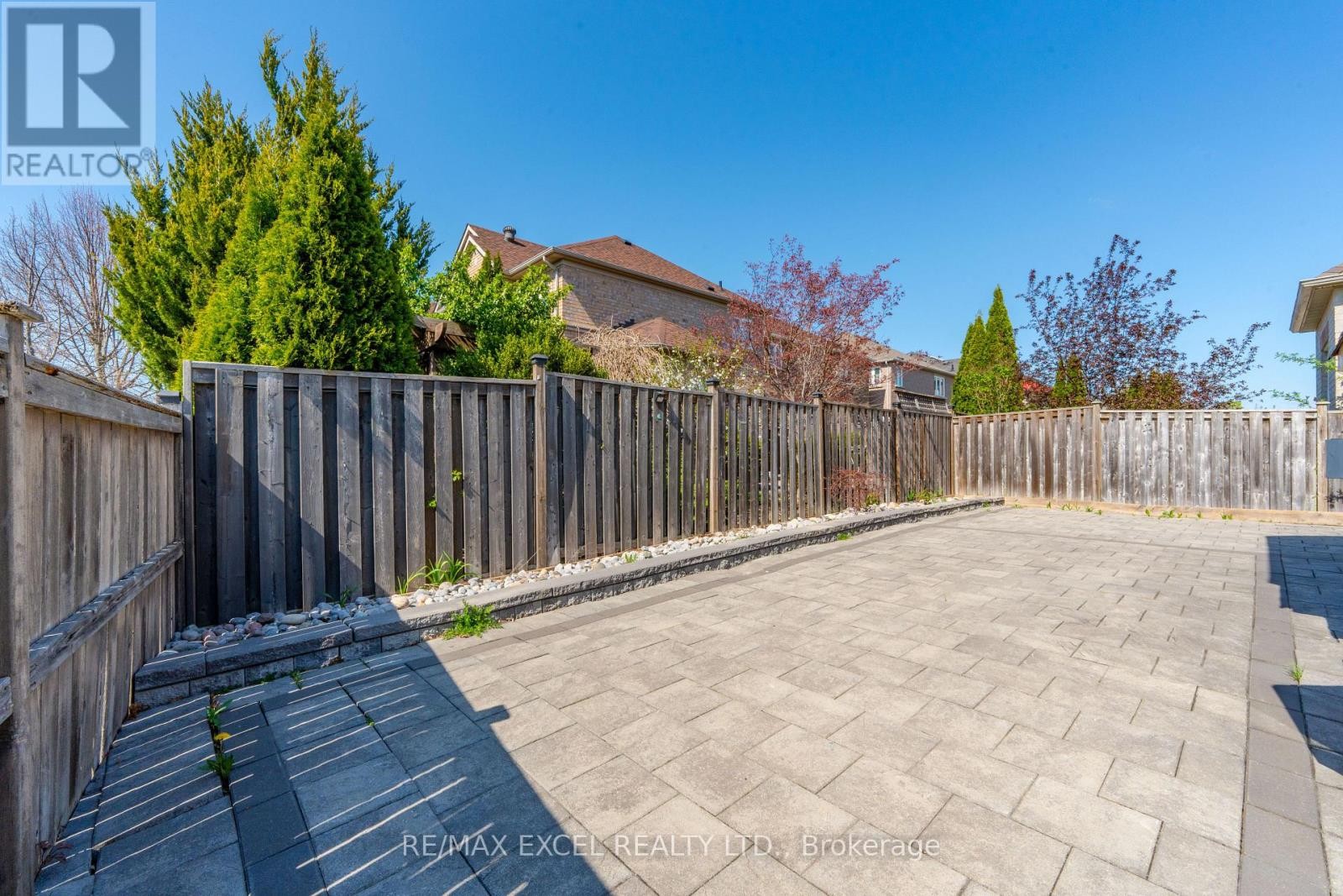 












2 GREENGAGE STREET

,
Markham (Greensborough),




Ontario
L6E1X9

