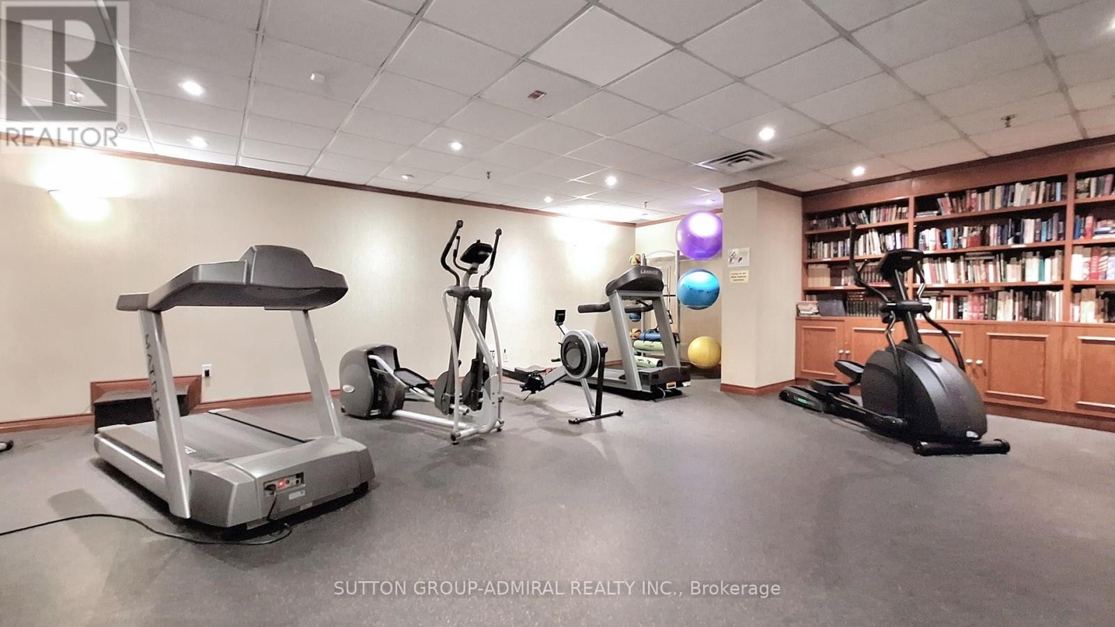 












410 - 175 CEDAR AVENUE

,
Richmond Hill (Harding),




Ontario
L4C9V3

