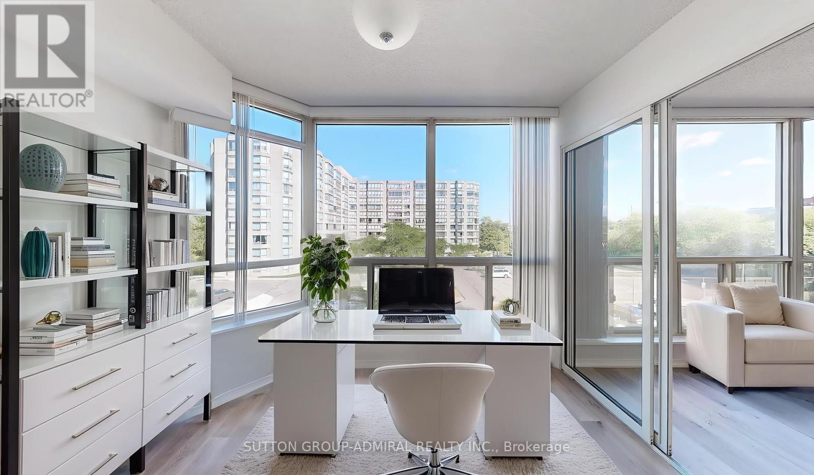 












410 - 175 CEDAR AVENUE

,
Richmond Hill (Harding),




Ontario
L4C9V3

