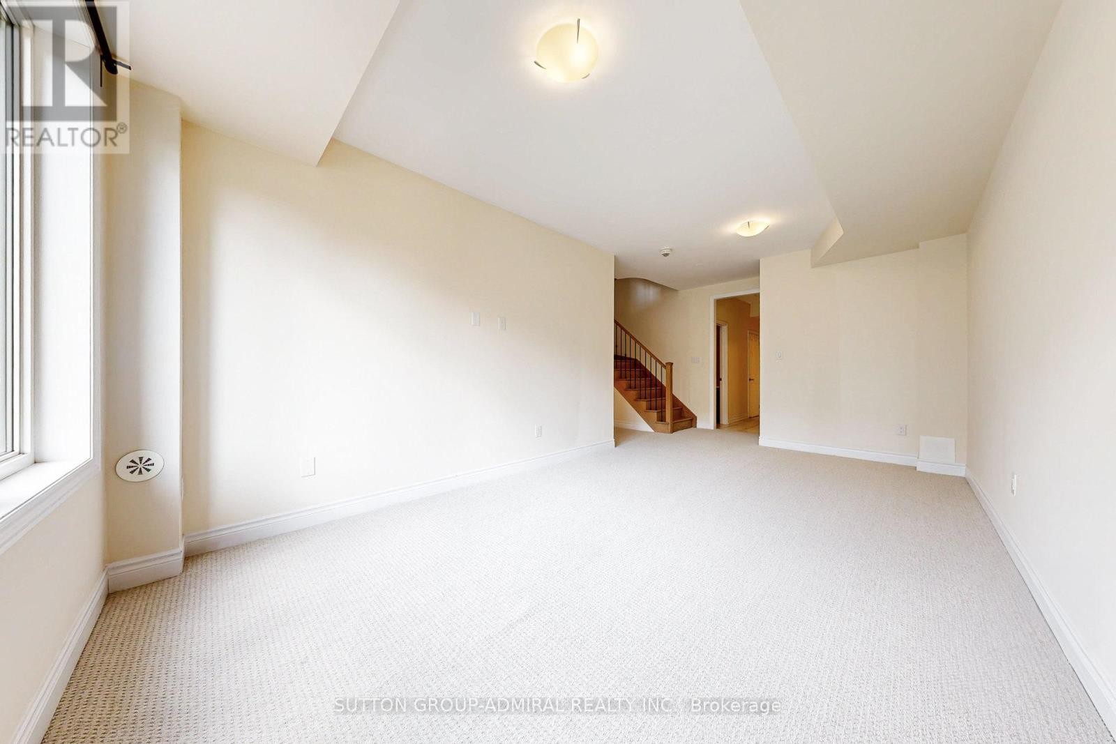 












24 CARRVILLE WOODS CIRCLE

,
Vaughan (Patterson),




Ontario
L6A4Z6

