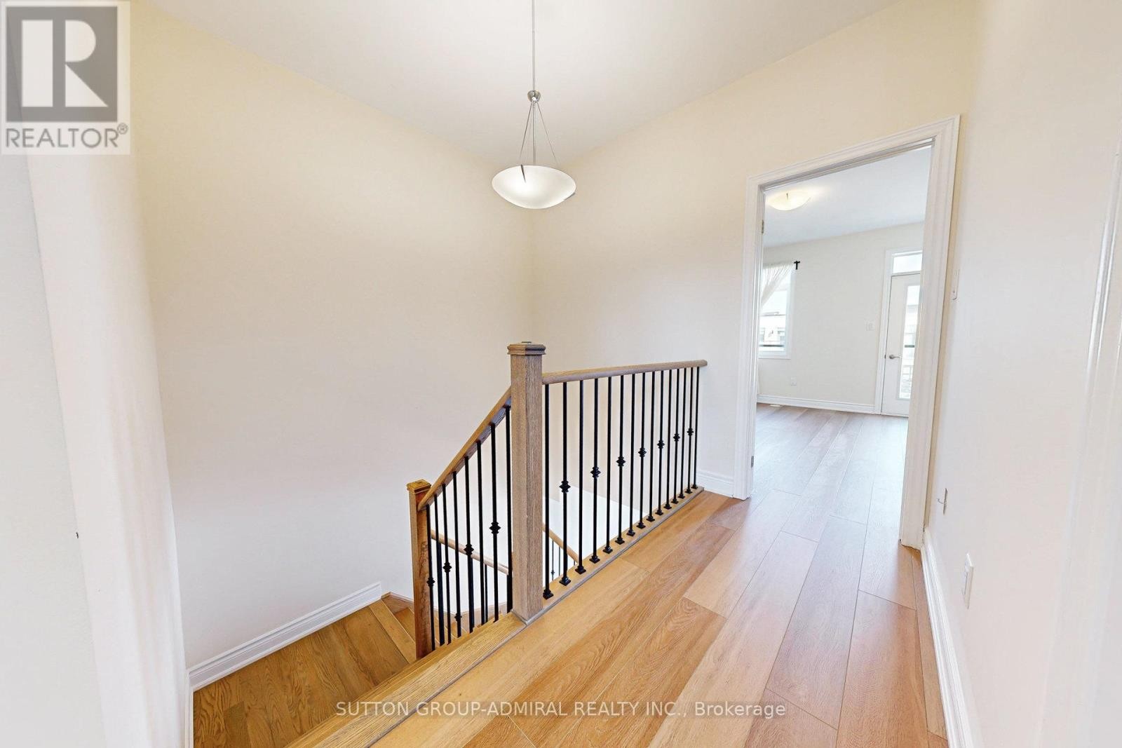 












24 CARRVILLE WOODS CIRCLE

,
Vaughan (Patterson),




Ontario
L6A4Z6

