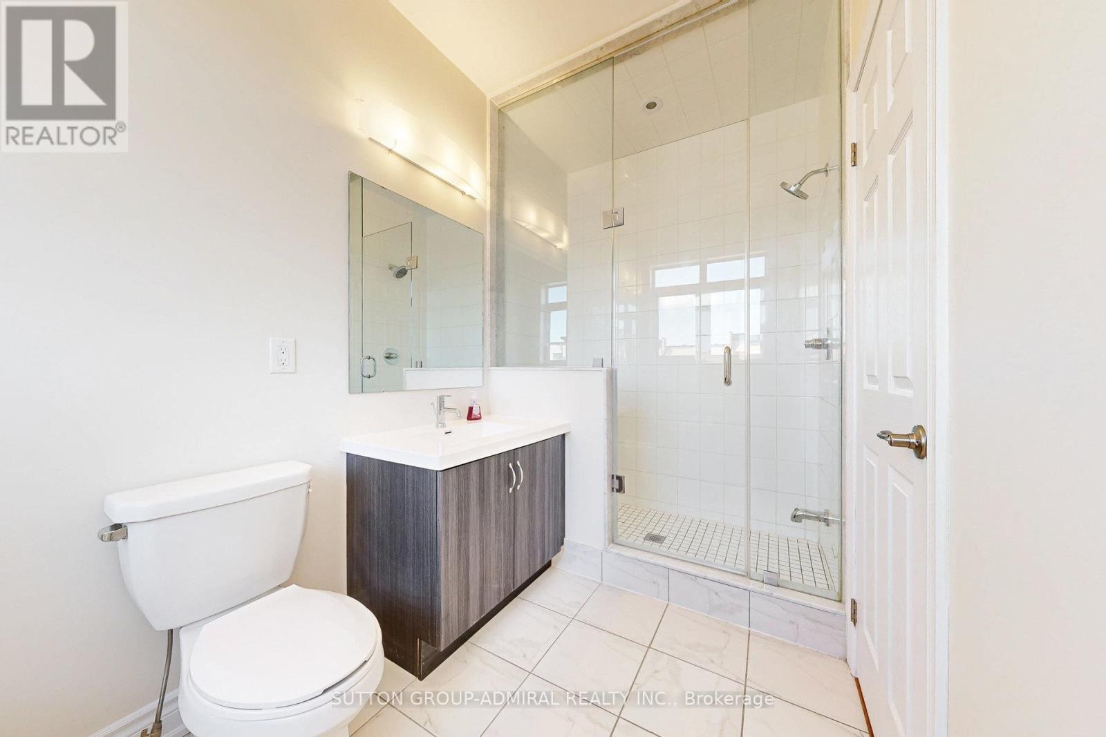 












24 CARRVILLE WOODS CIRCLE

,
Vaughan (Patterson),




Ontario
L6A4Z6

