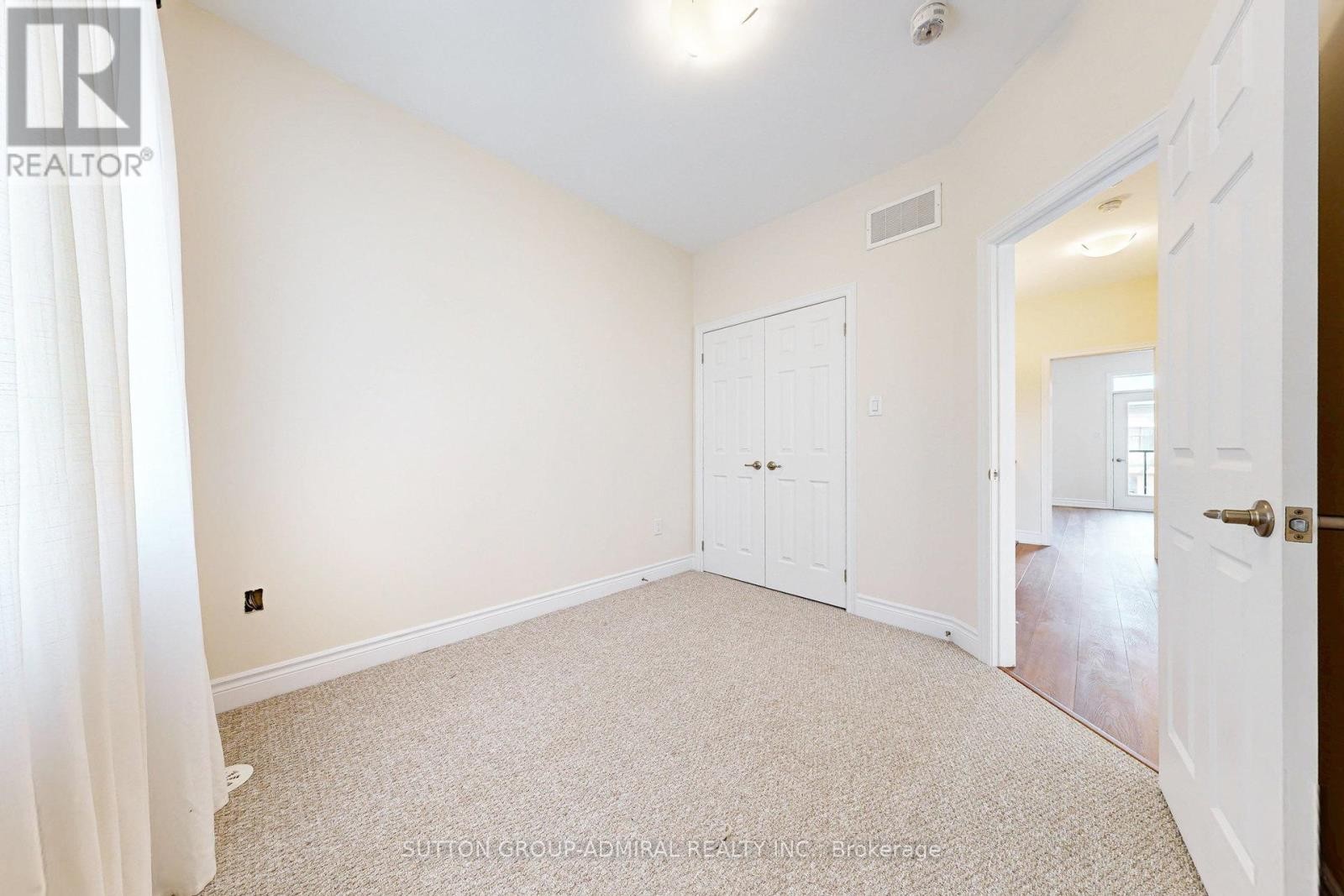 












24 CARRVILLE WOODS CIRCLE

,
Vaughan (Patterson),




Ontario
L6A4Z6

