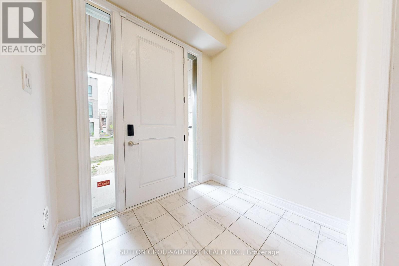 












24 CARRVILLE WOODS CIRCLE

,
Vaughan (Patterson),




Ontario
L6A4Z6

