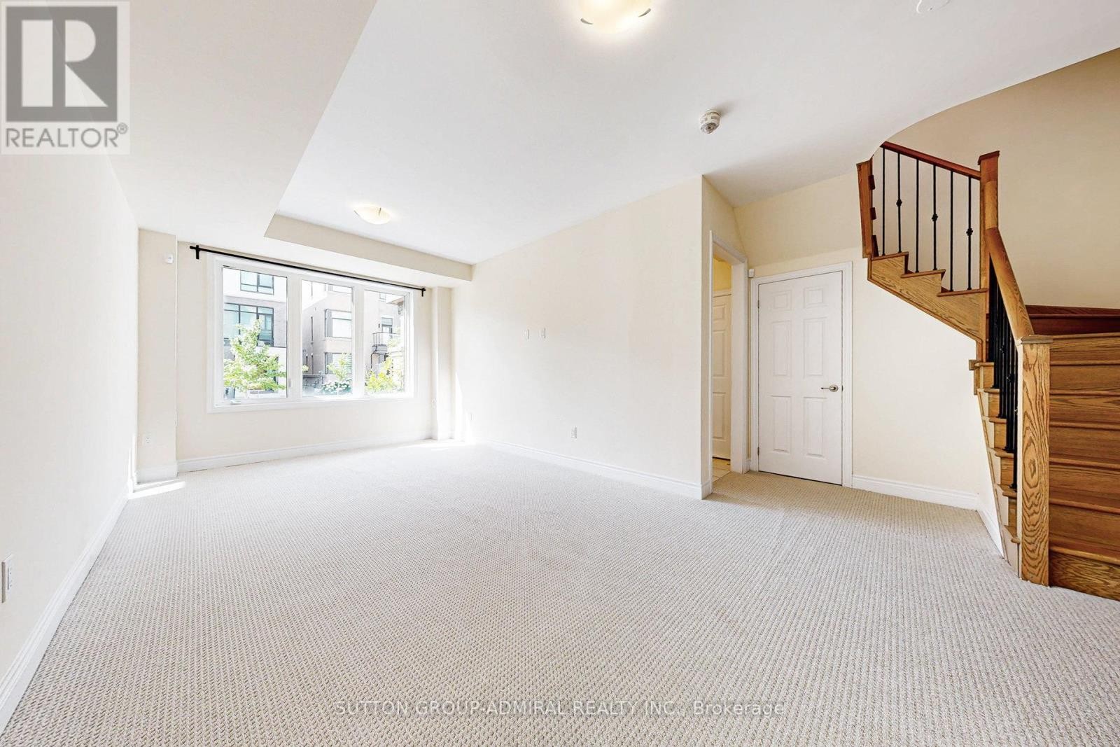 












24 CARRVILLE WOODS CIRCLE

,
Vaughan (Patterson),




Ontario
L6A4Z6

