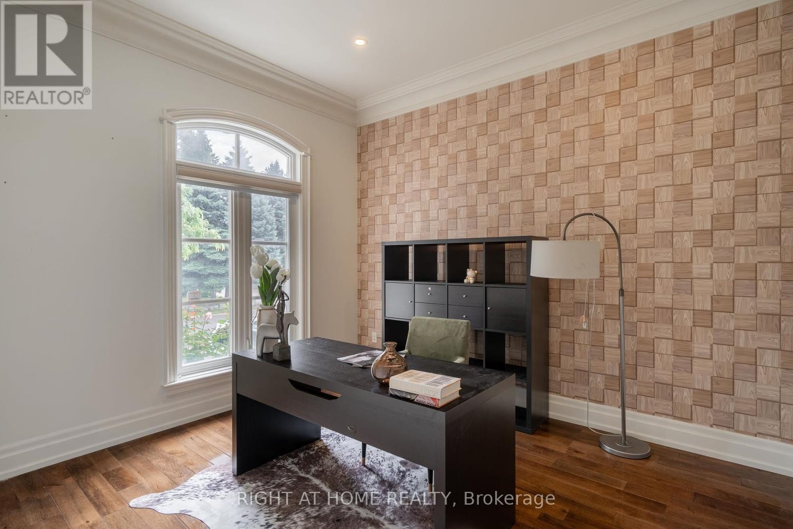 












286 FERN AVENUE

,
Richmond Hill (Langstaff),




Ontario
L4C6L4

